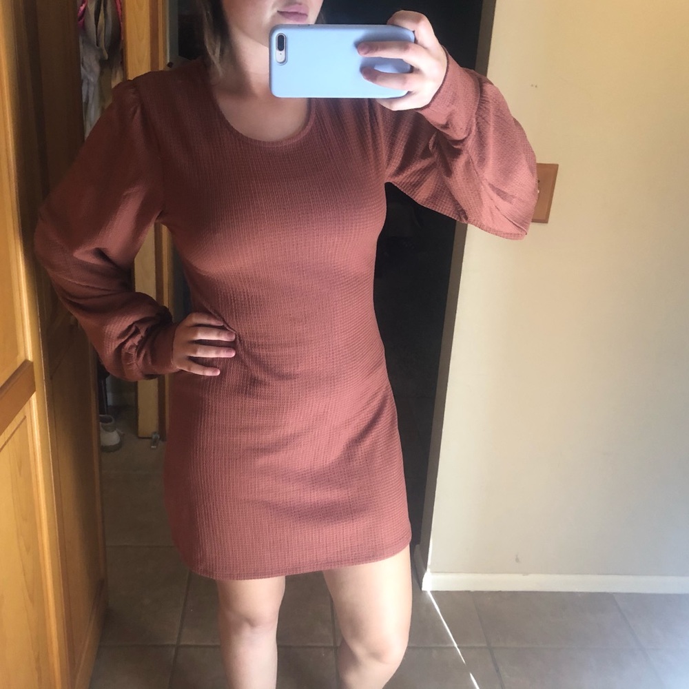 Balloon sleeve dress